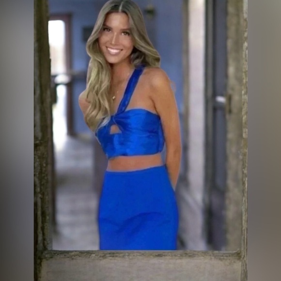 FREE 🆕ZARA Blue Satin Bandeau - Picture 5 of 14